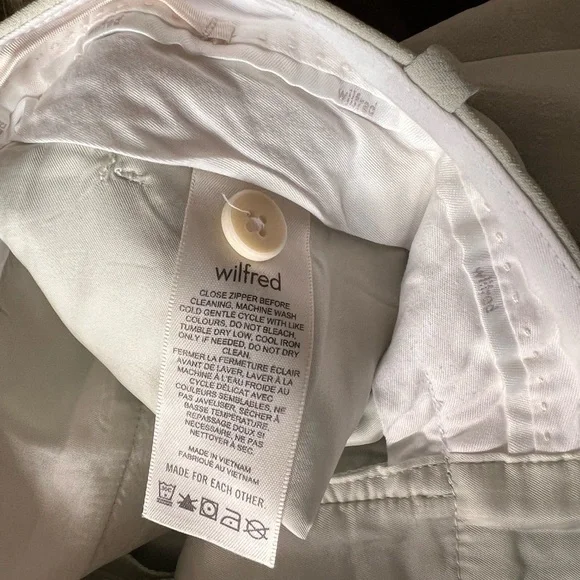 Aritzia Effortless Pants - Sage Green (Limited Edition Colour) - Regular Length - Picture 4 of 6